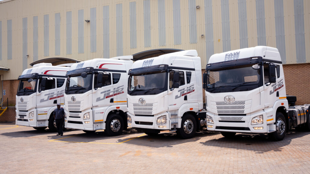 Single Axel Truck Tractor, Double Axle Truck Tractor, Heavy-duty truck tractor, Semi-truck tractor, Fuel-Efficient Truck Tractor, Long-haul truck tractor